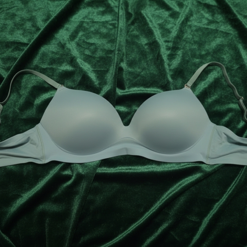 Victoria’s Secret Love Cloud Smooth Wireless Push-Up Plunge Bra Sage Green 38C - Picture 3 of 13